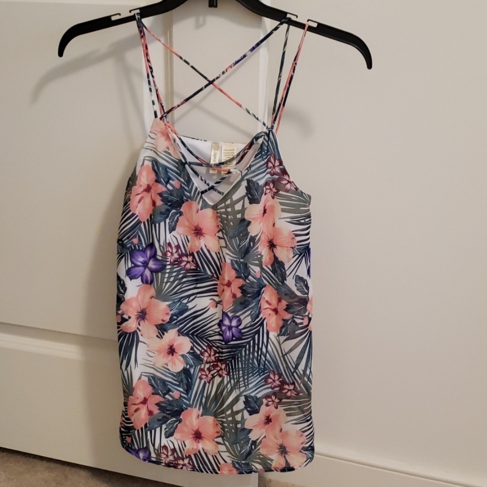 Tropical Flower & Greenery Tank